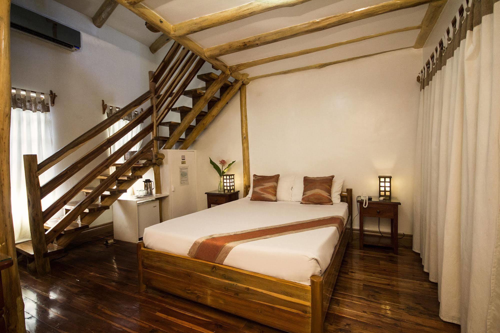 Palo Alto Bed & Breakfast Puerto Princesa Bagian luar foto
